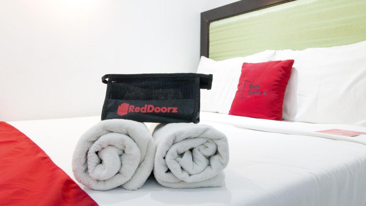 Готель Reddoorz @ Real Fatima Tacloban Anibong Екстер'єр фото